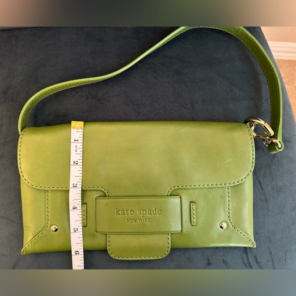 Kate Spade Green convertible purse with floral lining - Picture 10 of 11